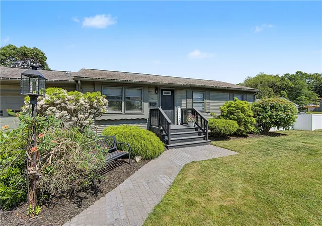 4th image of 162 Larchmont Rd, Warwick, RI 02886 | MLS# 1415620