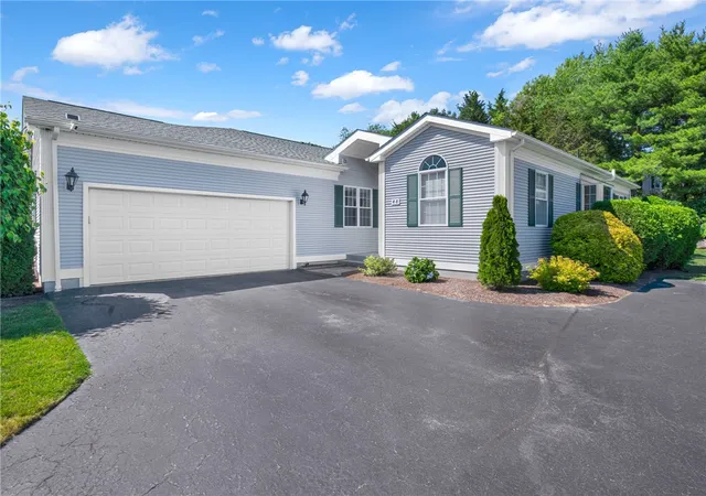 Homes for sale in Smithfield, RI | 48 Orchard Meadows Dr, Smithfield, RI 02917 | MLS# 1415619