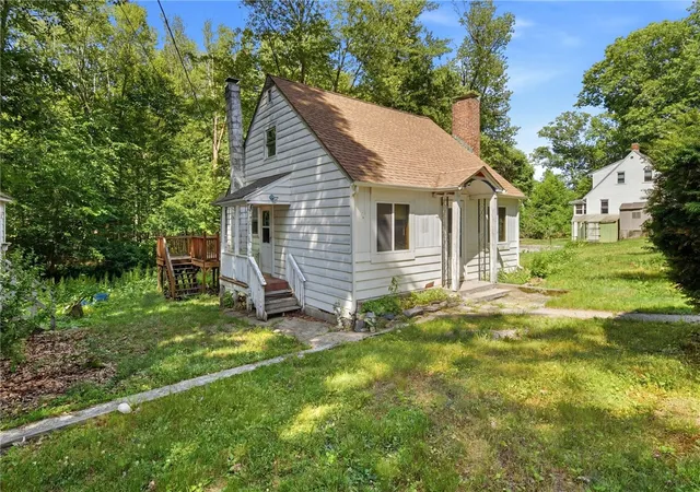 Homes for sale in Glocester, RI | 48 Waterman Lake Dr, Glocester, RI 02814 | MLS# 1415617