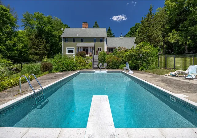 Homes for sale in Foster, RI | 117 South Killingly Rd, Foster, RI 02825 | MLS# 1415658