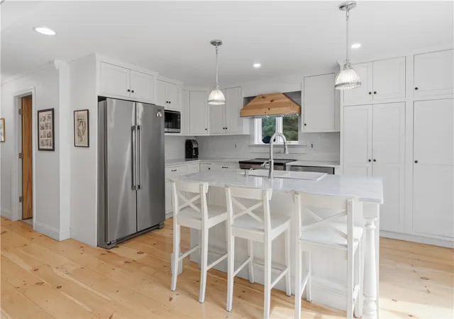 Homes for sale in South Kingstown, RI | 60 Westwind Rd, South Kingstown, RI 02879 | MLS# 1415538