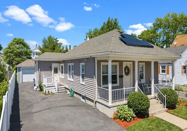 Homes for sale in Pawtucket, RI | 116 Saratoga Ave, Pawtucket, RI 02861 | MLS# 1415442