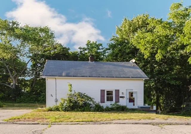 1st image of 15 Hope Ct, West Warwick, RI 02893 | MLS# 1415677