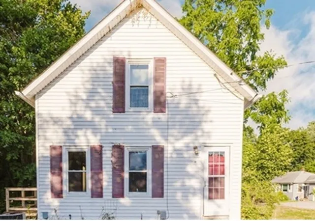 Homes for sale in West Warwick, RI | 15 Hope Ct, West Warwick, RI 02893 | MLS# 1415677
