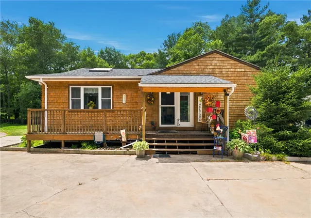 Homes for sale in Coventry, RI | 1625 Victory Hwy, Coventry, RI 02827 | MLS# 1415669