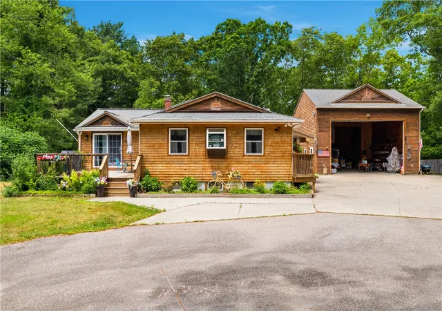 Homes for sale in Coventry, RI | 1625 Victory Hwy, Coventry, RI 02827 | MLS# 1415669