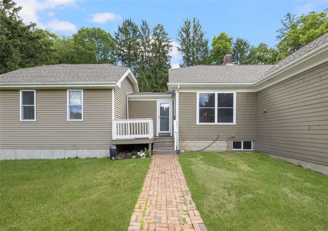 Homes for sale in Cumberland, RI | 15 Little Pond County Rd, Cumberland, RI 02864 | MLS# 1415684
