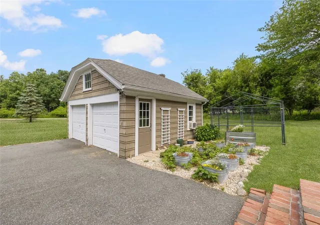 Homes for sale in Cumberland, RI | 15 Little Pond County Rd, Cumberland, RI 02864 | MLS# 1415684