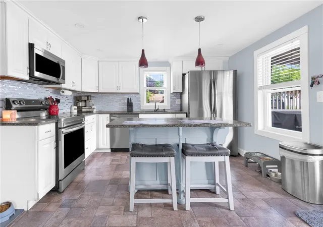 Homes for sale in Coventry, RI | 29 Blackrock Rd, Coventry, RI 02816 | MLS# 1415701