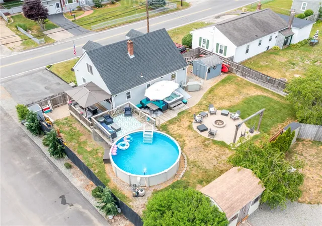 Homes for sale in Coventry, RI | 29 Blackrock Rd, Coventry, RI 02816 | MLS# 1415701