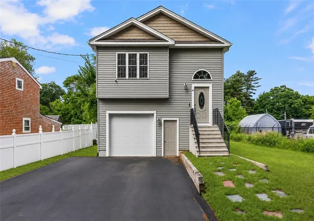 Homes for sale in Coventry, RI | 29 Idaho St, Coventry, RI 02816 | MLS# 1414750