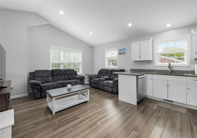Homes for sale in Coventry, RI | 29 Idaho St, Coventry, RI 02816 | MLS# 1414750