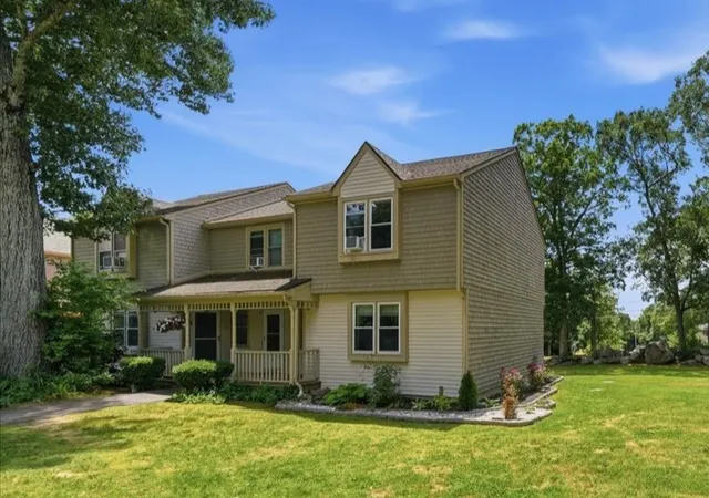 Homes for sale in Coventry, RI | 35 Birdie Ct, Coventry, RI 02816 | MLS# 1415579