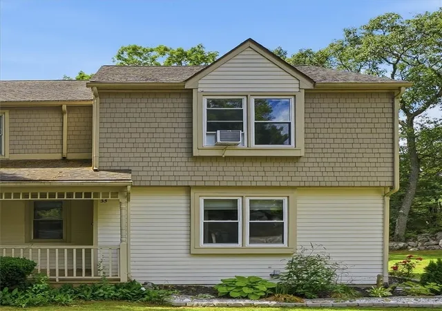 Homes for sale in Coventry, RI | 35 Birdie Ct, Coventry, RI 02816 | MLS# 1415579