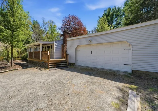 Homes for sale in North Scituate, RI | 322 Rocky Hill Rd, North Scituate, RI 02857 | MLS# 1415720