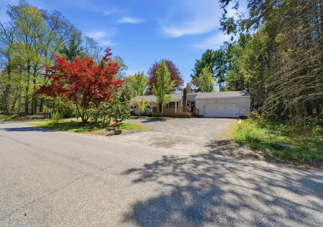 Homes for sale in North Scituate, RI | 322 Rocky Hill Rd, North Scituate, RI 02857 | MLS# 1415720