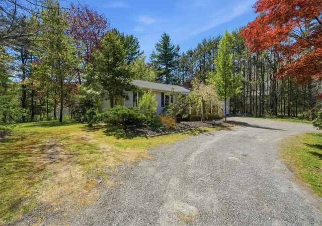 Homes for sale in North Scituate, RI | 322 Rocky Hill Rd, North Scituate, RI 02857 | MLS# 1415720