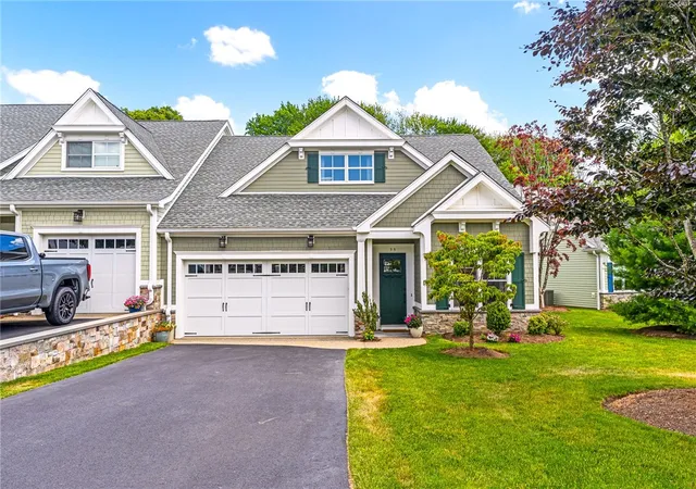 Homes for sale in East Greenwich, RI | 55 Travelers Ct, East Greenwich, RI 02818 | MLS# 1415546