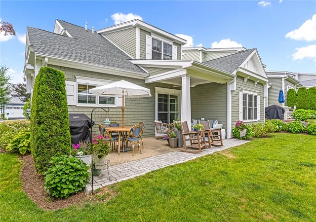 Homes for sale in East Greenwich, RI | 55 Travelers Ct, East Greenwich, RI 02818 | MLS# 1415546