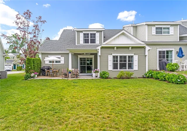 Homes for sale in East Greenwich, RI | 55 Travelers Ct, East Greenwich, RI 02818 | MLS# 1415546