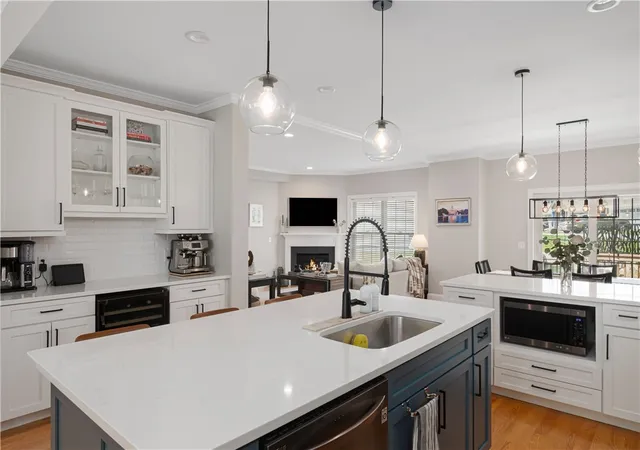 Homes for sale in Cumberland, RI | 105 Hunting Hill Dr, Cumberland, RI 02864 | MLS# 1415756