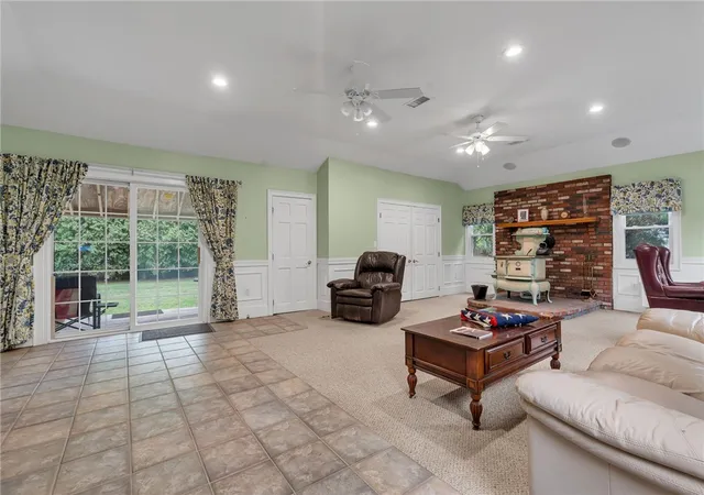 Homes for sale in Smithfield, RI | 3 Douglas Cir, Smithfield, RI 02828 | MLS# 1415780