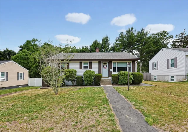 Homes for sale in West Warwick, RI | 19 Louise Dr, West Warwick, RI 02893 | MLS# 1415796