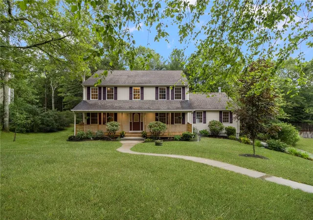 Homes for sale in South Kingstown, RI | 61 Moraine Ct, South Kingstown, RI 02879 | MLS# 1415800