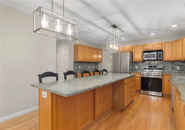 Homes for sale in South Kingstown, RI | 61 Moraine Ct, South Kingstown, RI 02879 | MLS# 1415800