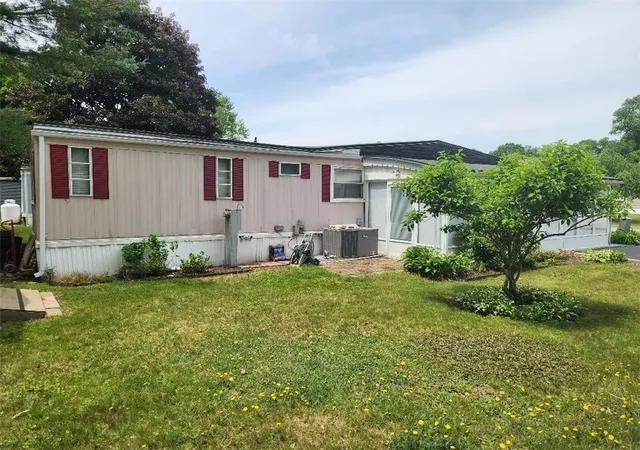 Homes for sale in Lincoln, RI | 27 Woodward Rd, Lincoln, RI 02865 | MLS# 1415811
