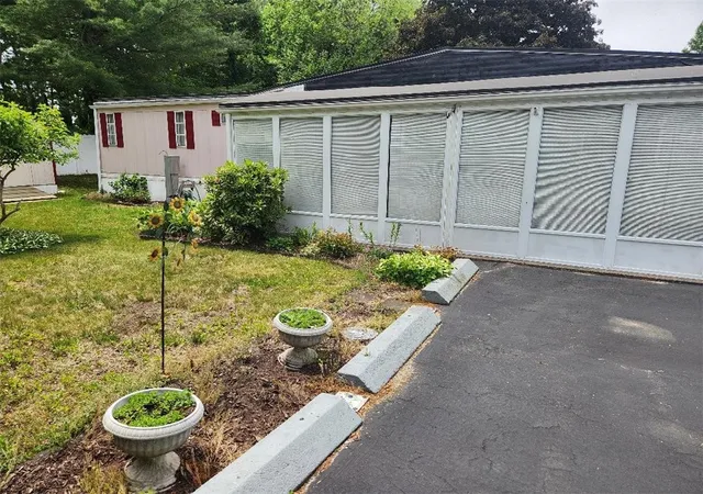 Homes for sale in Lincoln, RI | 27 Woodward Rd, Lincoln, RI 02865 | MLS# 1415811