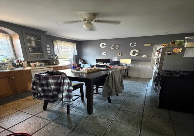 3rd image of 1475 Plainfield Pike, Johnston, RI 02919 | MLS# 1415760