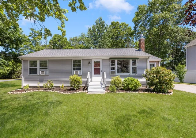 Homes for sale in South Kingstown, RI | 121 Balsam Rd, South Kingstown, RI 02879 | MLS# 1415847