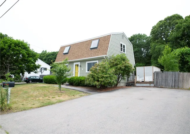 Homes for sale in Westerly, RI | 23 Saundra Dr, Westerly, RI 02891 | MLS# 1415519