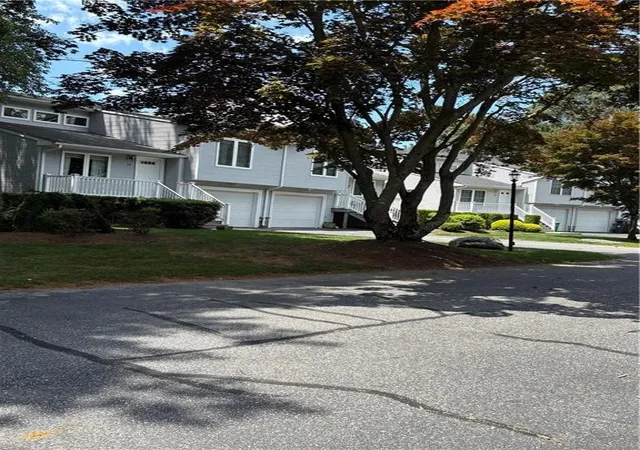 2nd image of 11 College Hill Rd #5B, Warwick, RI 02886 | MLS# 1415820