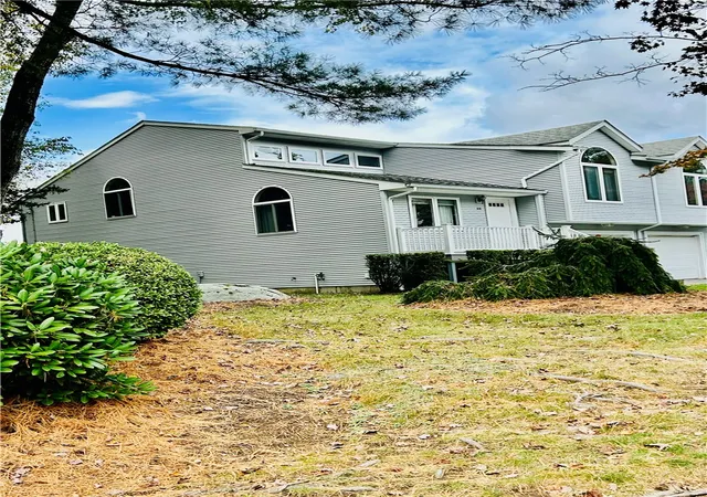 3rd image of 11 College Hill Rd #5B, Warwick, RI 02886 | MLS# 1415820