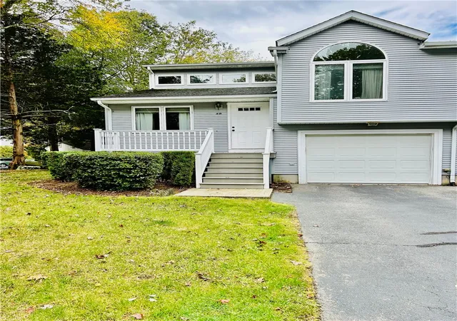 4th image of 11 College Hill Rd #5B, Warwick, RI 02886 | MLS# 1415820