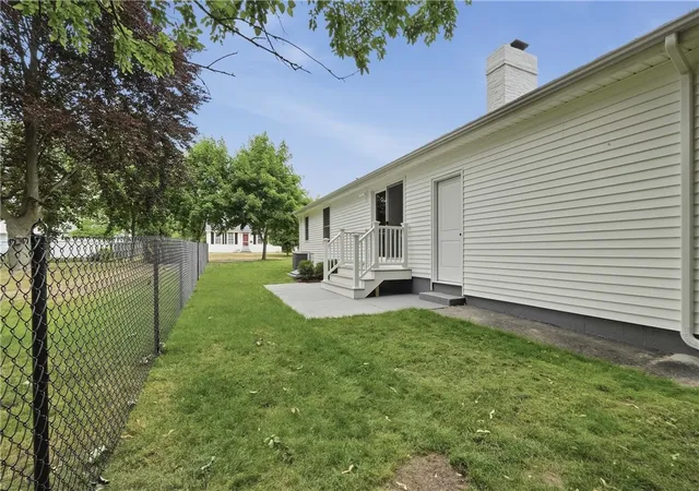 Homes for sale in East Providence, RI | 76 Beverly Rd, East Providence, RI 02915 | MLS# 1415869