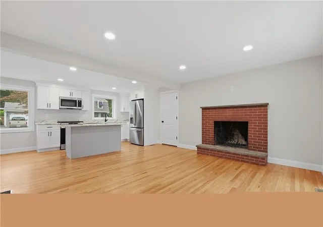 Homes for sale in East Providence, RI | 76 Beverly Rd, East Providence, RI 02915 | MLS# 1415869