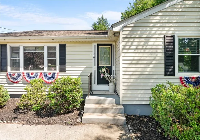 Homes for sale in Cumberland, RI | 40 Heroux Blvd, Cumberland, RI 02864 | MLS# 1411370