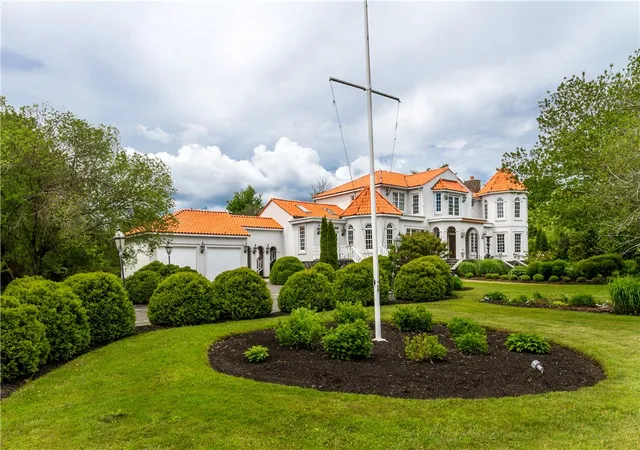 Photo 1 of Single family home for sale at 10 Ridge Rd, Newport, RI 02840 | MLS# 1415572 | Listing updated on 2026-07-18