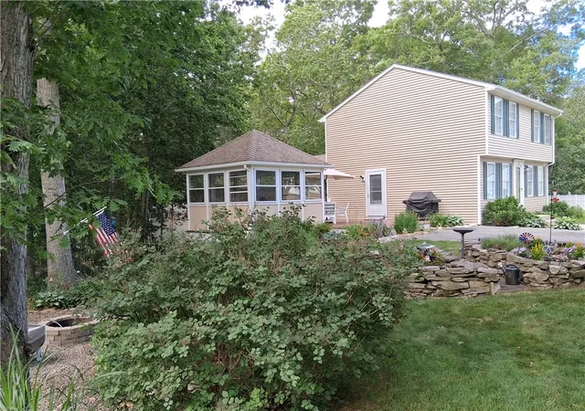 2nd image of 104 Peaked Rock Rd, Wakefield, RI 02879 | MLS# 1415920
