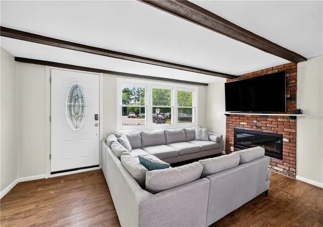 Homes for sale in West Warwick, RI | 40 Cleveland St, West Warwick, RI 02893 | MLS# 1415883