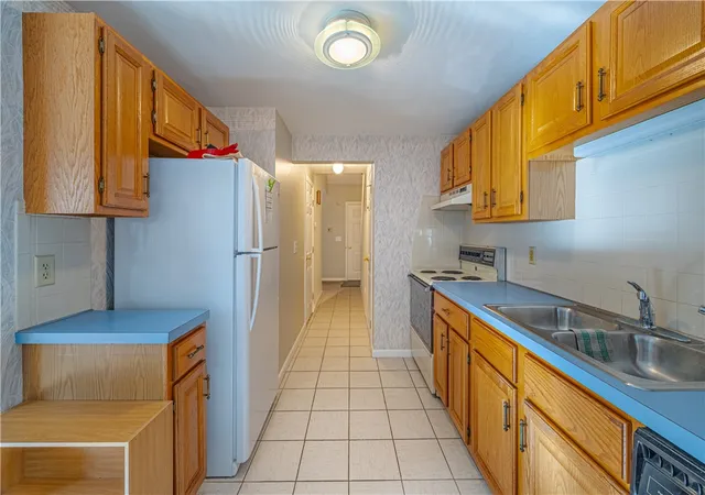 Homes for sale in Smithfield, RI | 1902 Pinewood Dr, Smithfield, RI 02917 | MLS# 1415950