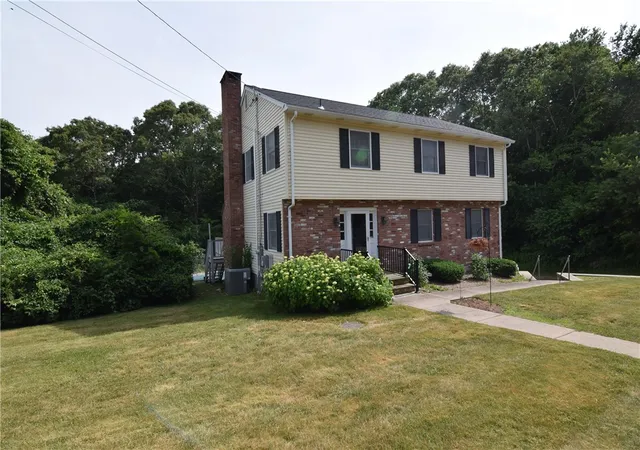 Homes for sale in Westerly, RI | 8 Pequot Ave, Westerly, RI 02891 | MLS# 1415908