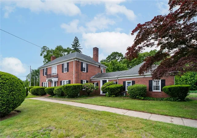 2nd image of 873 Warwick Ave, Warwick, RI 02888 | MLS# 1415966