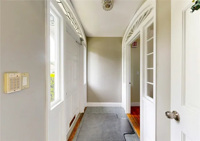 5th image of 873 Warwick Ave, Warwick, RI 02888 | MLS# 1415966
