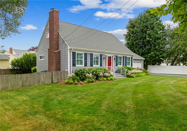 Homes for sale in Warren, RI | 2 Redwood Ct, Warren, RI 02885 | MLS# 1415433
