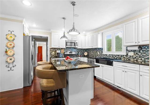 Homes for sale in Warren, RI | 2 Redwood Ct, Warren, RI 02885 | MLS# 1415433