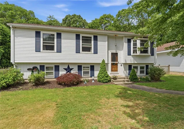 Homes for sale in Westerly, RI | 8 Sparrow Dr, Westerly, RI 02891 | MLS# 1415986